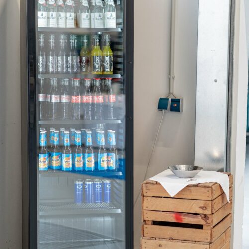 Kühlschrank mit Glasfront, schwarz