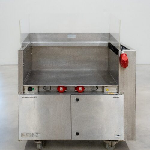 Frontcooking-Station mit Randabsaugung